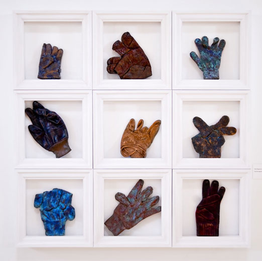 Amore-Gloves wall inst